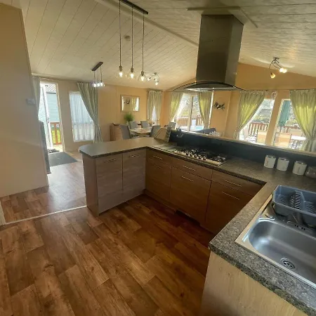 Luxury Lakeside Lodge L1 With Hot Tub Situated At Tattershall Lakes Country Park Экстерьер фото